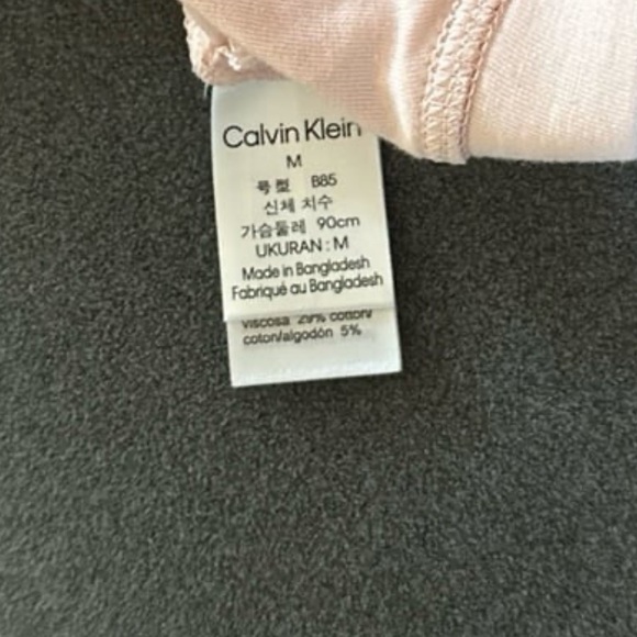 NWT Calvin Klein pink Sports Bra - Picture 4 of 4